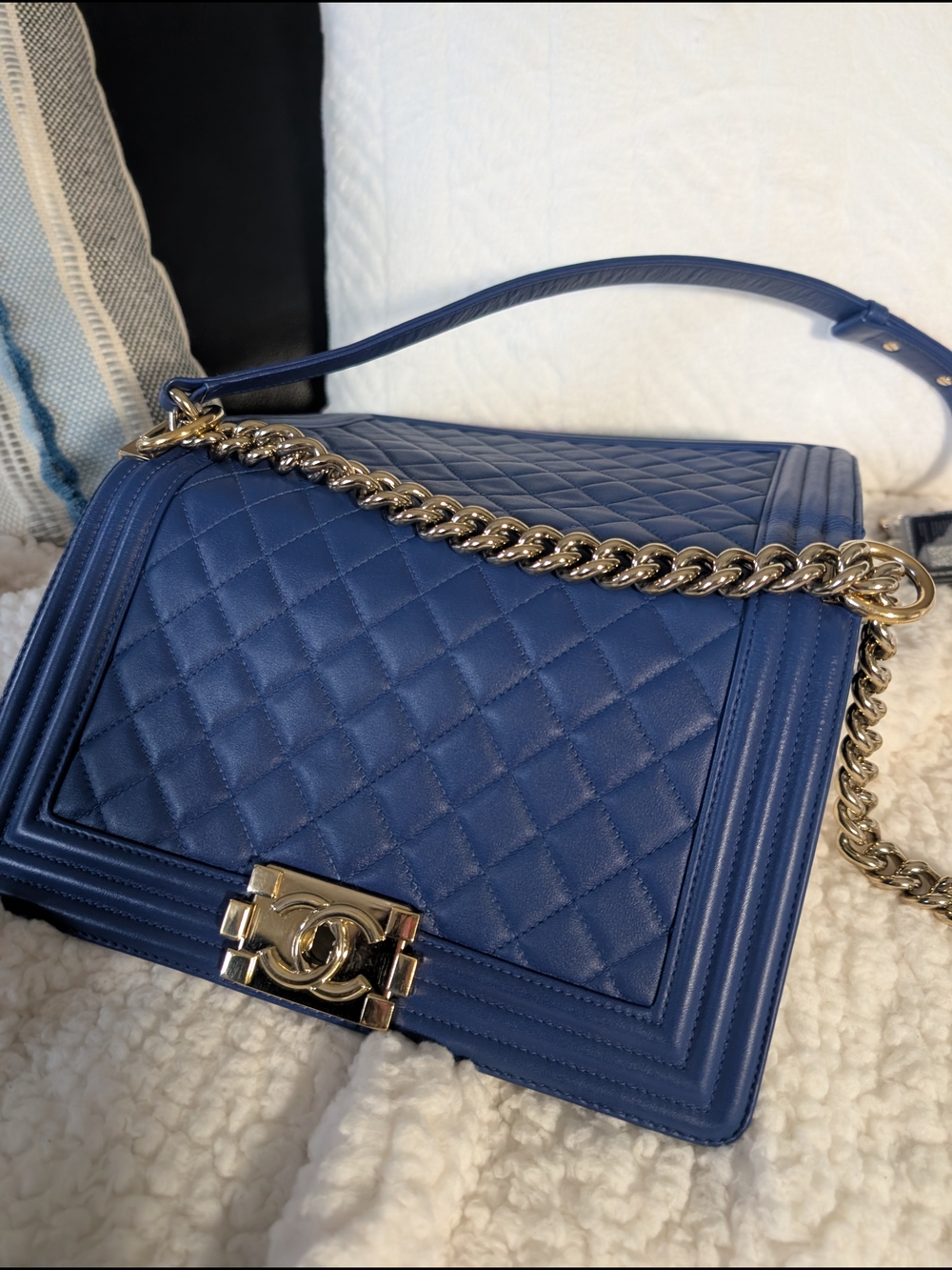 CHANEL Blue Quilted boy Shoulder Bag Gold Hardware Chain Strap CC - Picture 14 of 16